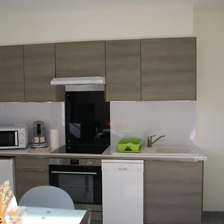 Simple Asile Apartment *
